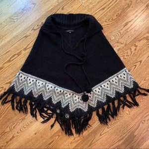 BCBG sweater poncho grandma style cozy fall one size OS boho layering